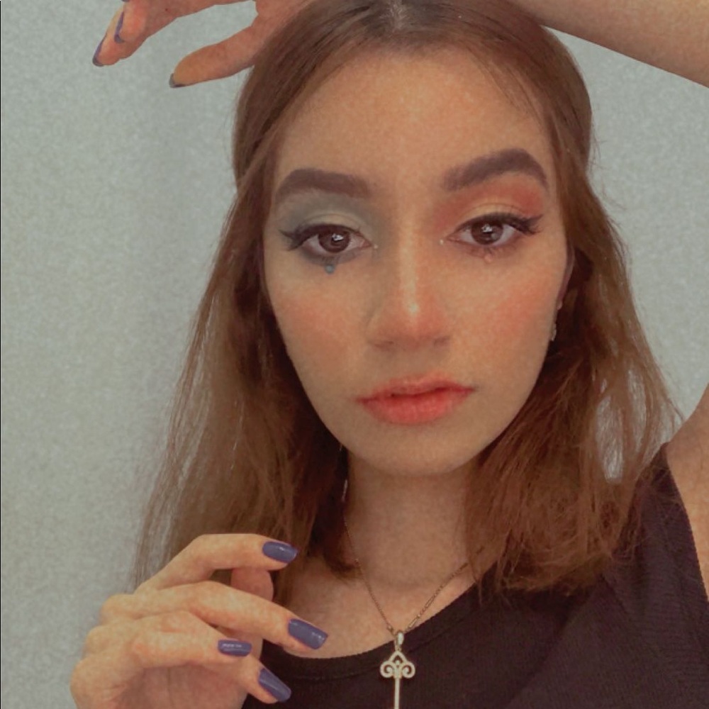 Meet your Posher, Ayesha